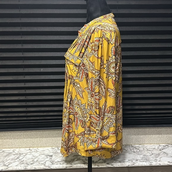 Cocomo Women’s Gold Print 3/4 Sleeve Button V-neck Collarless Blouse Large - Picture 2 of 7